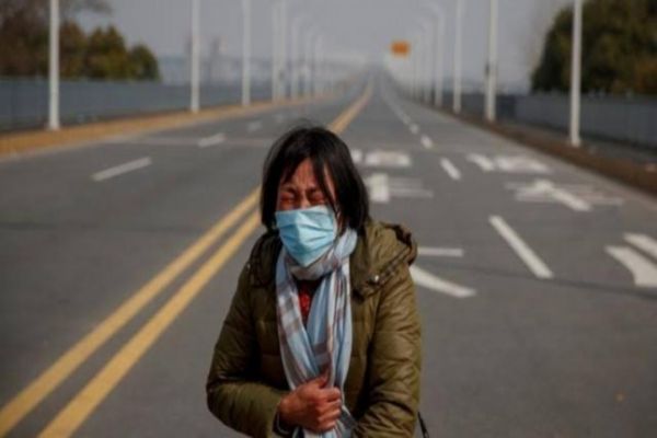 'Please take my daughter': Mother of girl with cancer pleads at coronavirus blockade 'Please take my daughter': Mother of girl with cancer pleads at coronavirus blockade