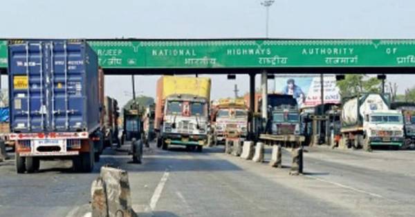 'Fuel, time worth Rs 12,000 crore wasted at toll plazas per year' News Image