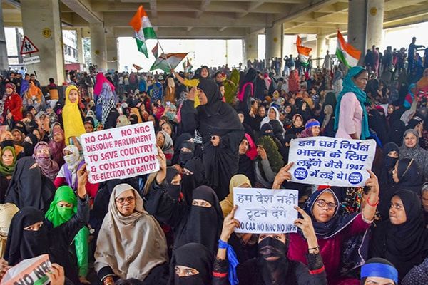 1,000 Women Block Delhi Road Over CAA, Back Bhim Army's Strike Call 1,000 Women Block Delhi Road Over CAA, Back Bhim Army's Strike Call