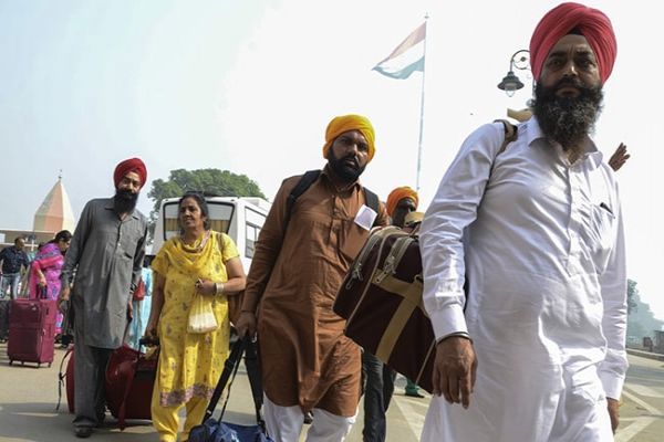 1,100 Sikhs From India In Pak For Guru Nanak Birth Anniversary: Report News Image