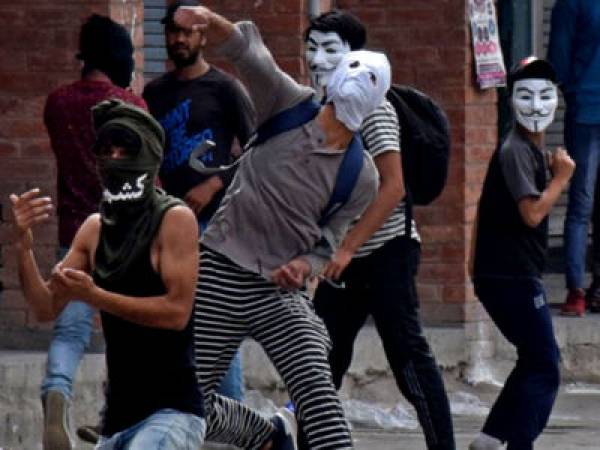 1,999 stone-pelting incidents in 2019 in Jammu and Kashmir 1,999 stone-pelting incidents in 2019 in Jammu and Kashmir