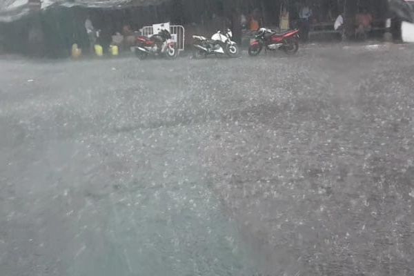 1 Dead, 15 Injured As Heavy Rain Batters Kolkata, Disrupts Flights News Image