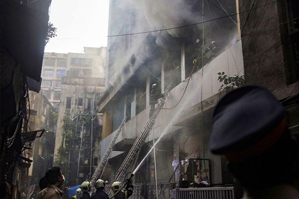 1 Dead, 6 Injured After Fire Breaks Out At Mumbai Building News Image