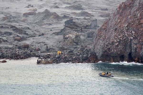19 People Dead In Volcanic Eruption In New Zealand 19 People Dead In Volcanic Eruption In New Zealand