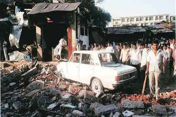 1993 Mumbai blasts: Convict goes missing during parole 1993 Mumbai blasts: Convict goes missing during parole