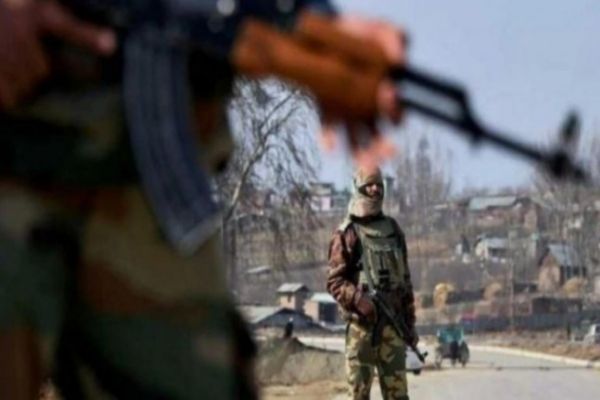 2 CRPF jawans, 7 civilians injured in grenade attack in Kashmir 2 CRPF jawans, 7 civilians injured in grenade attack in Kashmir
