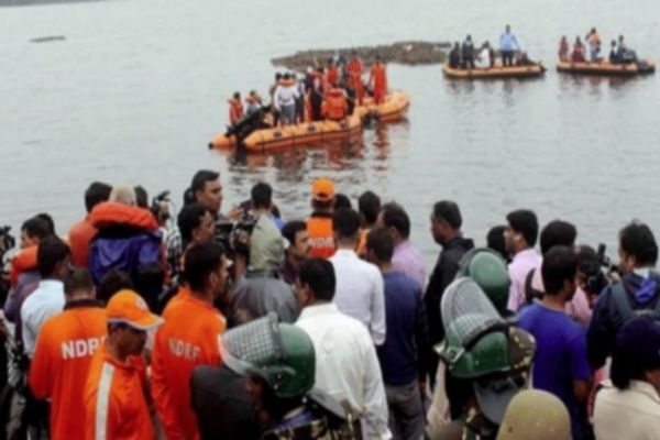 4 more bodies recovered from Godavari, search ops on for missing News Image