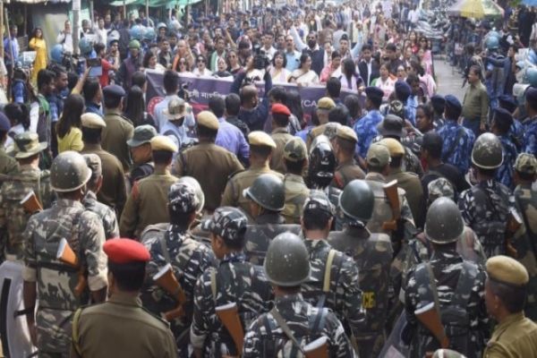 57 arrested anti-CAA protesters released on bail in Varanasi 57 arrested anti-CAA protesters released on bail in Varanasi