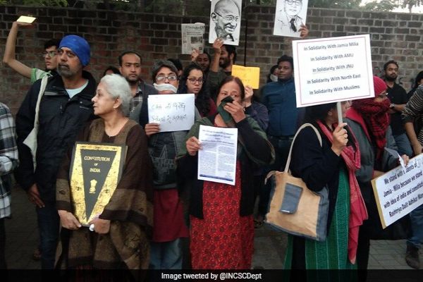 After IIT-K Controversy, IIM-A Students Recite Faiz's After IIT-K Controversy, IIM-A Students Recite Faiz's