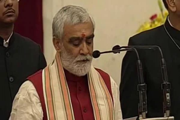 After Pragya Thakur, Union Minister Sees Cure For Cancer In Cow Urine News Image