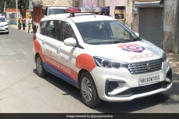 Air Hostess Found Hanging In Gurgaon, Father Suspects Home Owner: Report Air Hostess Found Hanging In Gurgaon, Father Suspects Home Owner: Report