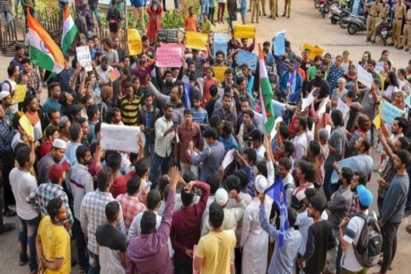 AMU students block highway, demand release of those arrested for heckling VC AMU students block highway, demand release of those arrested for heckling VC