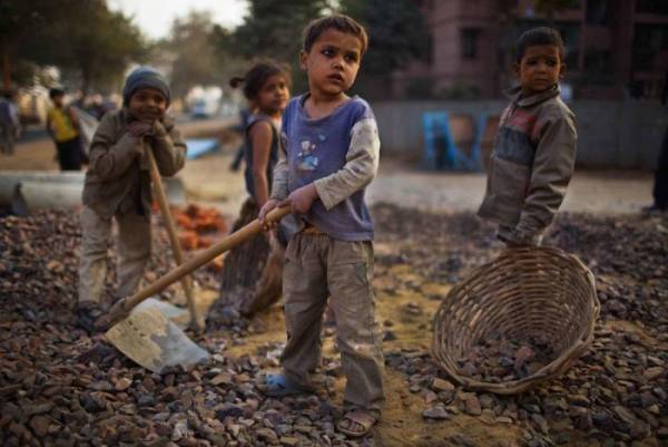 Apple, Tesla Among Companies Accused of Aiding Child Labour in DRC News Image