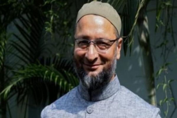 Asaduddin Owaisi meets Telangana CM, discusses CAA, NRC Asaduddin Owaisi meets Telangana CM, discusses CAA, NRC