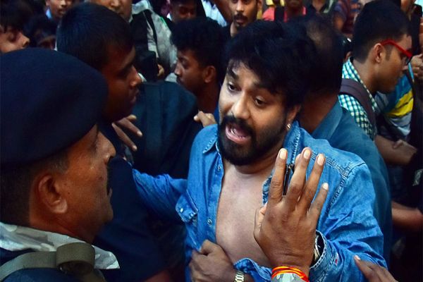 Babul Supriyo 'heckled' at Jadavpur University News Image