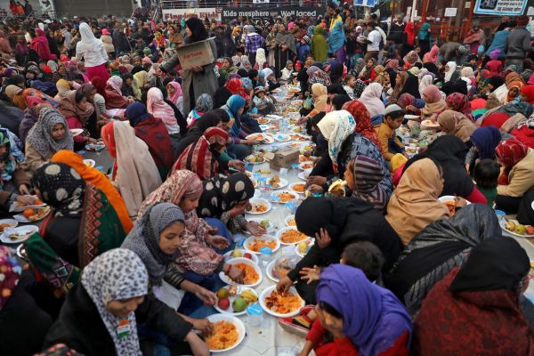 Biryani, bankers and burqas: Inside a sit-in protest on an Indian highway Biryani, bankers and burqas: Inside a sit-in protest on an Indian highway