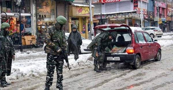 Broadband, 2G Internet partially restored in Jammu and Kashmir Broadband, 2G Internet partially restored in Jammu and Kashmir