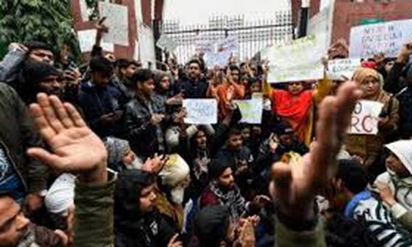 CAA protests: 15 arrested for violence in Old Delhi's Daryaganj CAA protests: 15 arrested for violence in Old Delhi's Daryaganj