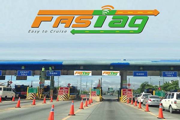 Cashless toll mop-up via FASTags nears 50% mark Cashless toll mop-up via FASTags nears 50% mark