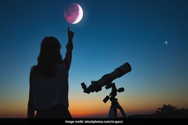 Chandra Grahan: 10 Dos And Don'ts To Keep In Mind During Lunar Eclipse Chandra Grahan: 10 Dos And Don'ts To Keep In Mind During Lunar Eclipse
