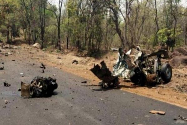 Chhattisgarh: 2 jawans injured in bomb blasts triggered by Naxals Chhattisgarh: 2 jawans injured in bomb blasts triggered by Naxals