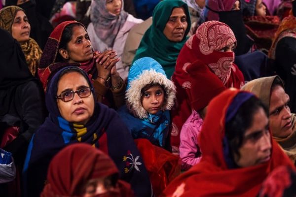 Child Panel Asks Parents Protesting CAA In Lucknow To Send Children Home Child Panel Asks Parents Protesting CAA In Lucknow To Send Children Home