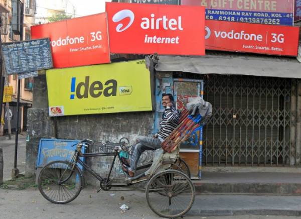China Mobile may tie-up with Voda Idea, Airtel: Report China Mobile may tie-up with Voda Idea, Airtel: Report