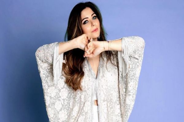 Coronavirus: Bollywood singer Kanika Kapoor booked for negligence Coronavirus: Bollywood singer Kanika Kapoor booked for negligence