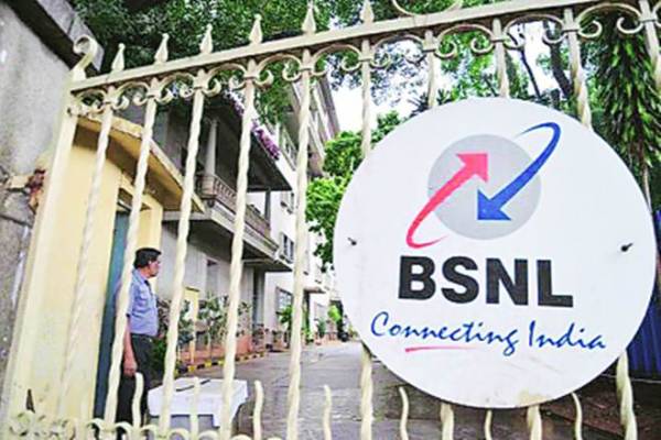 Debt-laden BSNL secures Rs 3000 crore loan from SBI Debt-laden BSNL secures Rs 3000 crore loan from SBI