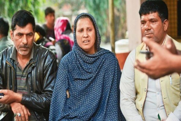 Delhi violence: Sobbing at GTB Hospital as death toll reaches 27 Delhi violence: Sobbing at GTB Hospital as death toll reaches 27