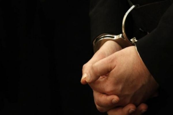 Domestic servant booked for stealing Rs 3000 from Maharashtra minister's house Domestic servant booked for stealing Rs 3000 from Maharashtra minister's house