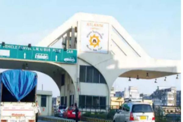 FASTags overtake cash in NH toll collection FASTags overtake cash in NH toll collection