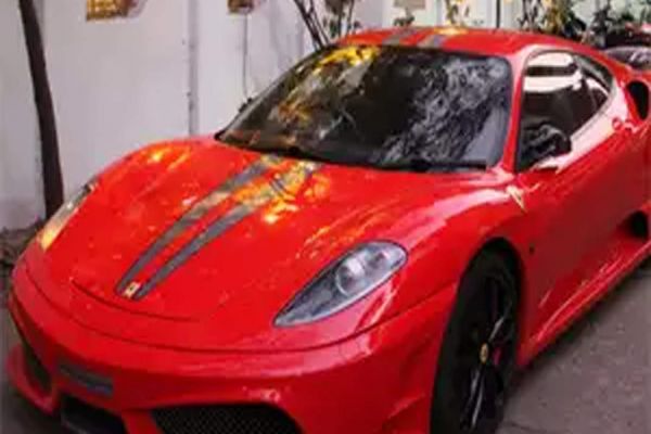 Ferrari suspends production over Covid-19 Ferrari suspends production over Covid-19