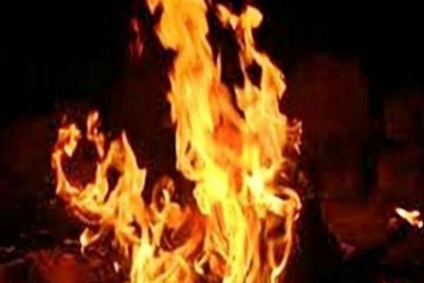 Fire at residential building in Delhi's Krishna Nagar, 40 rescued Fire at residential building in Delhi's Krishna Nagar, 40 rescued