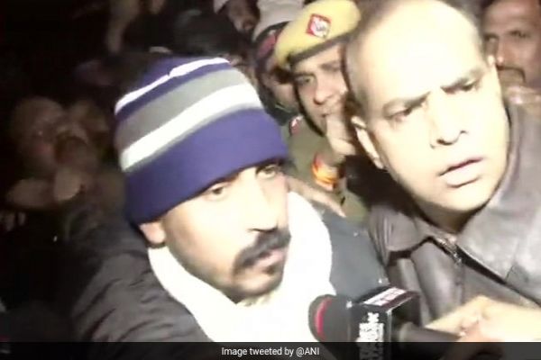 Followers Chanted 'Raavan' As Chandrashekhar Azad Was Bought Before Court Followers Chanted 'Raavan' As Chandrashekhar Azad Was Bought Before Court