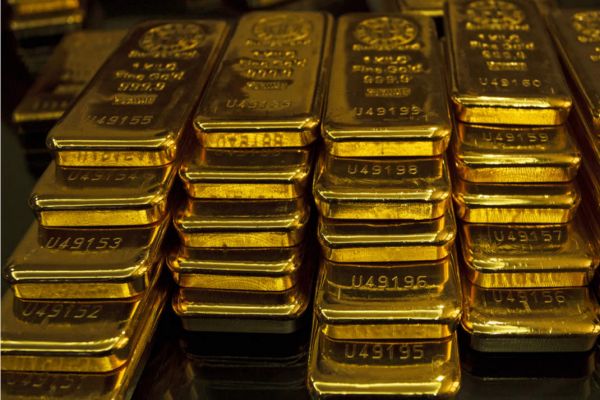 Gold extends gains on surprise Fed rate cut Gold extends gains on surprise Fed rate cut