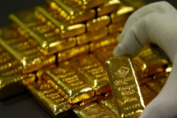 Gold rises after Fed rate cut, but pares gains on cash hunt Gold rises after Fed rate cut, but pares gains on cash hunt