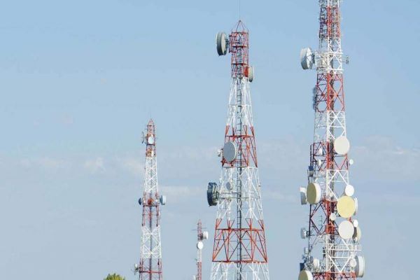 Government considering stress fund for distressed telcos Government considering stress fund for distressed telcos
