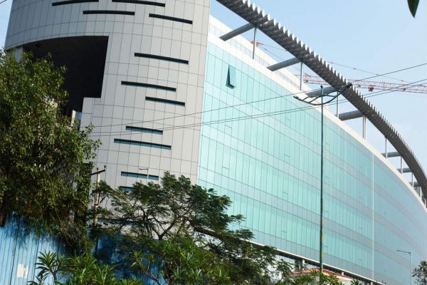 Govt approves TCS, DLF proposals to set up SEZs Govt approves TCS, DLF proposals to set up SEZs