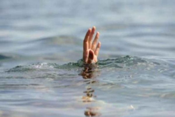 Gujarat couple dies after jumping into Narmada river canal with son Gujarat couple dies after jumping into Narmada river canal with son
