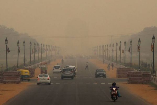 Heavy rains lash Delhi, traffic snarls in parts of city Heavy rains lash Delhi, traffic snarls in parts of city