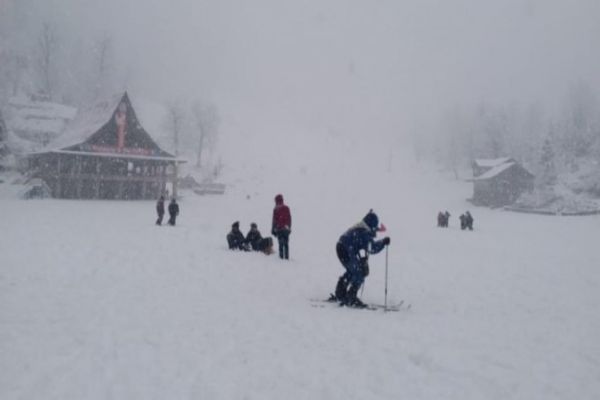 Himachal sees cloudy skies with chances of snow Himachal sees cloudy skies with chances of snow