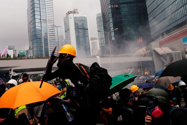 Hong Kong protests turn to chaos amid tear gas and petrol bombs Hong Kong protests turn to chaos amid tear gas and petrol bombs