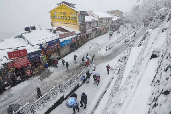 HP cold: Fresh snowfall in higher reaches of Himachal HP cold: Fresh snowfall in higher reaches of Himachal