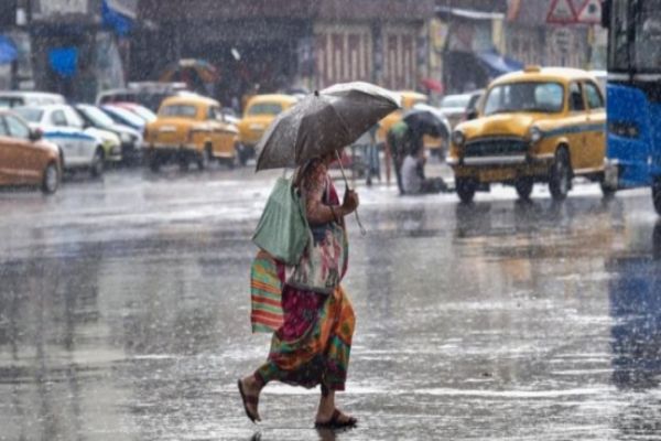 IMD issues heavy rainfall alert for West Bengal, Sikkim News Image