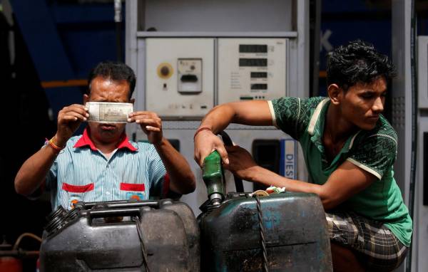 India's September fuel demand slips to its lowest in over 2 years News Image