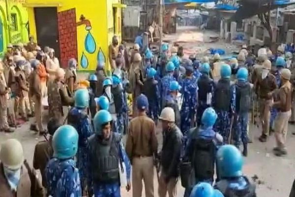 Internet Suspended In Aligarh After Anti-CAA Protesters Clash With Police Internet Suspended In Aligarh After Anti-CAA Protesters Clash With Police