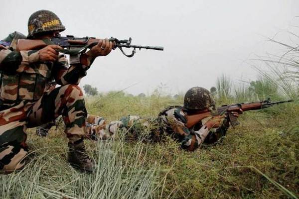 J&K: 2 militants, 1 CRPF jawan dead in gunbattle outside Srinagar J&K: 2 militants, 1 CRPF jawan dead in gunbattle outside Srinagar