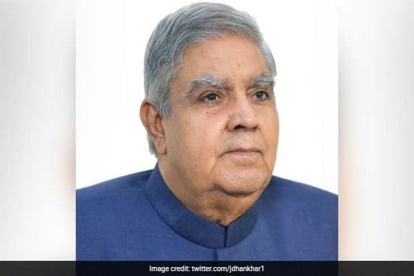 Jagdeep Dhankhar Leaves Calcutta University Convocation Venue Following Students' Stir Jagdeep Dhankhar Leaves Calcutta University Convocation Venue Following Students' Stir