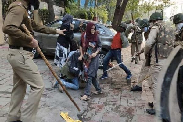 Jamia To Move Court Seeking Complaint Against Delhi Police Over Crackdown Jamia To Move Court Seeking Complaint Against Delhi Police Over Crackdown